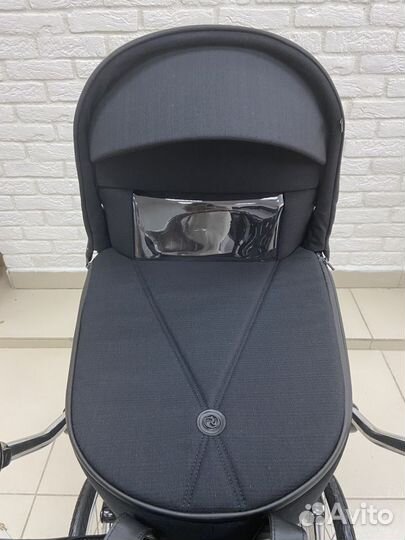 Коляска Roan Bass Next Classic 1в1 черная