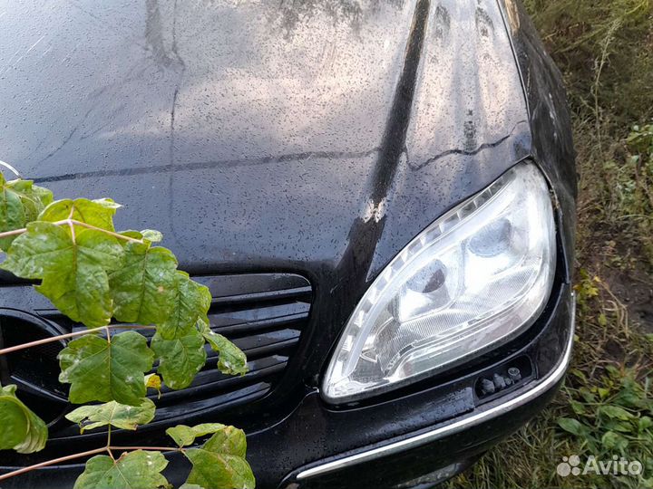 Телевизор мерседес 220