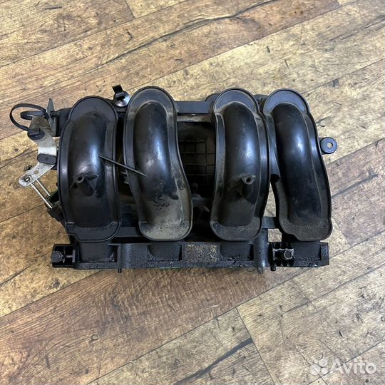 Впускной коллектор Ford Focus 1.6