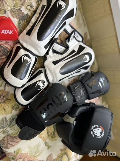 Боксерский шлем venum, перчатки