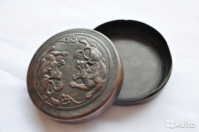 Табакерка старинная. Круглая.Древний Китай.Бронза