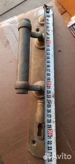 Старинная дверная ручка. Латунь