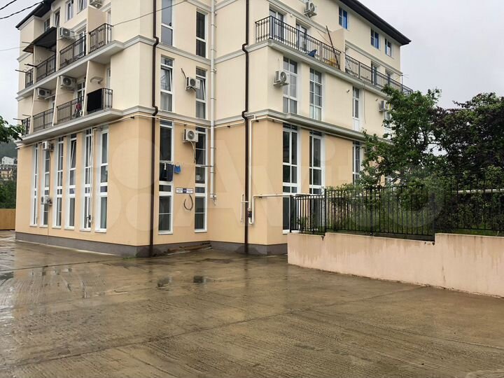 3-к. квартира, 57 м², 1/3 эт.