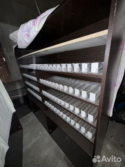 Витрины и шкафы табачные