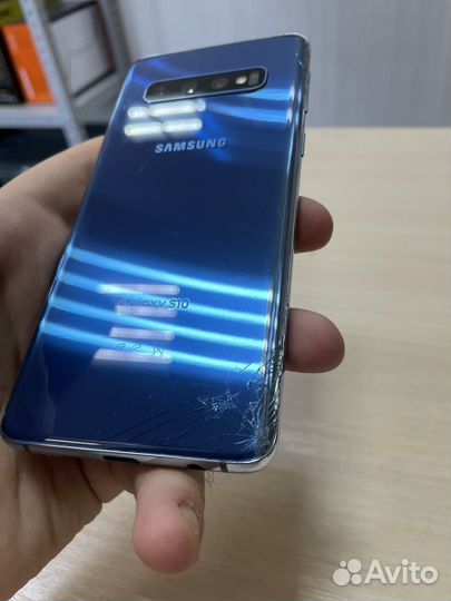 Samsung Galaxy S10, 8/128 ГБ