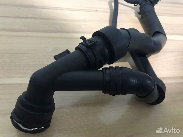 Патрубок системы охлаждения skoda octavia a7