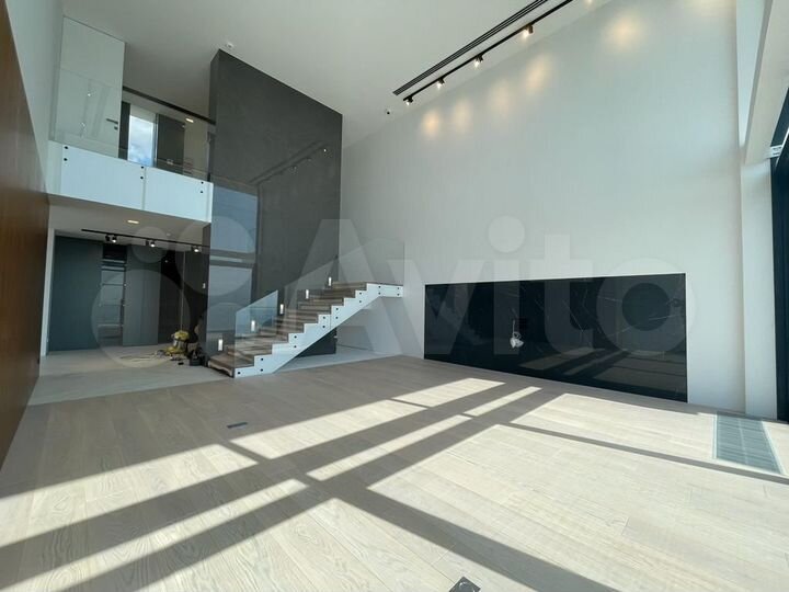 Дом 450 м² на участке 20 сот.