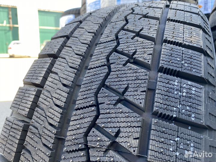 Sailun Ice Blazer Arctic EVO 235/45 R18 94H