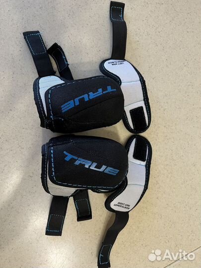 Нагрудник и налокотники хоккейные детские