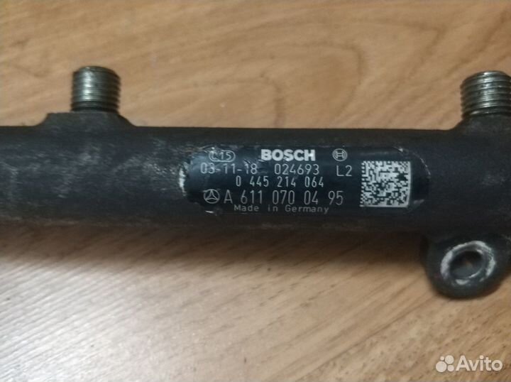 Топливная рампа Mercedes 2.2dci(A6110700495)