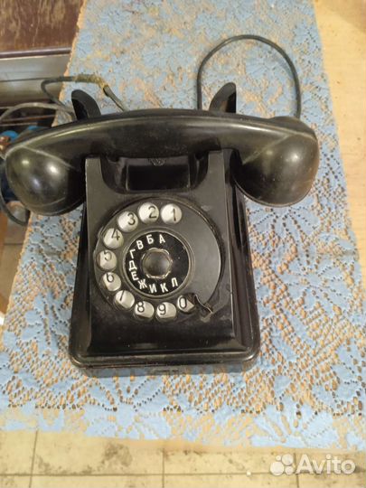 Старинный телефон