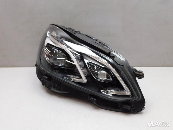Фара правая Mercedes-Benz E-Class
