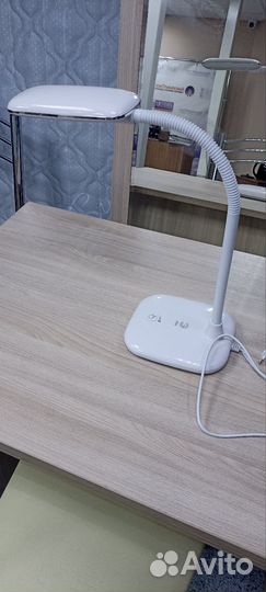 Настольная лампа