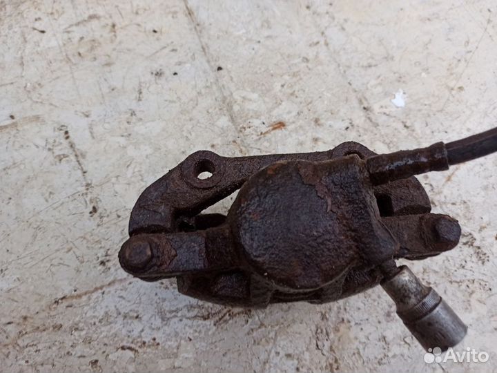 Суппорт передний левый