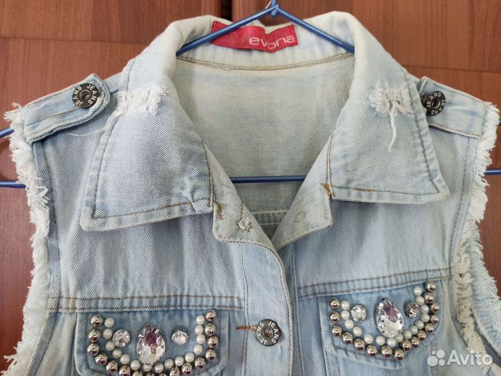 Джинсовая жилетка