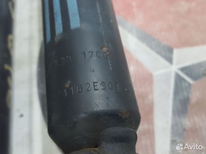 Амортизаторы передние на Mercedes W126