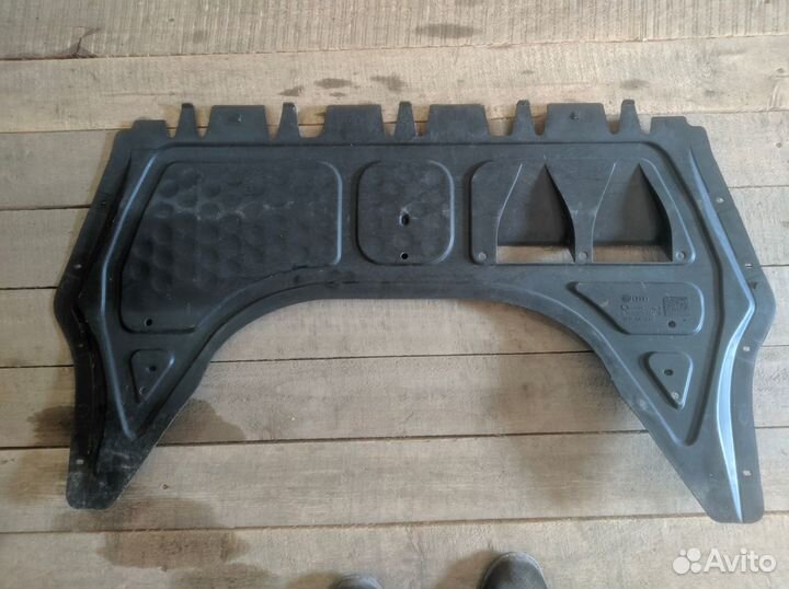 Защита (пыльник) двигателя Skoda Yeti 1K0825235AB