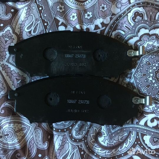 D1060-1BN0A Оригинальные колодки передние nissan