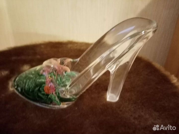 Подставка под телефон, пульт телевизора