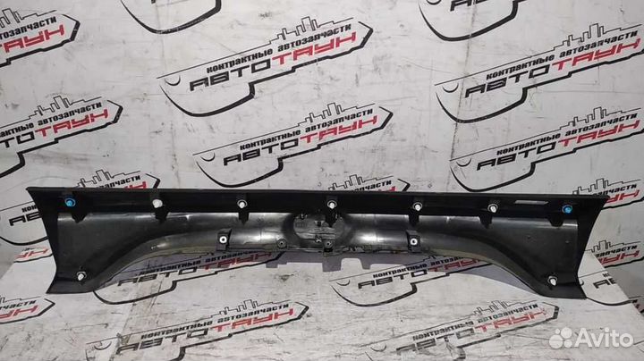 Фальшпанель toyota yaris KSP210 mxpa10 mxpa15 mxph