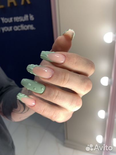 Наращивание, педикюр и маникюр в студии