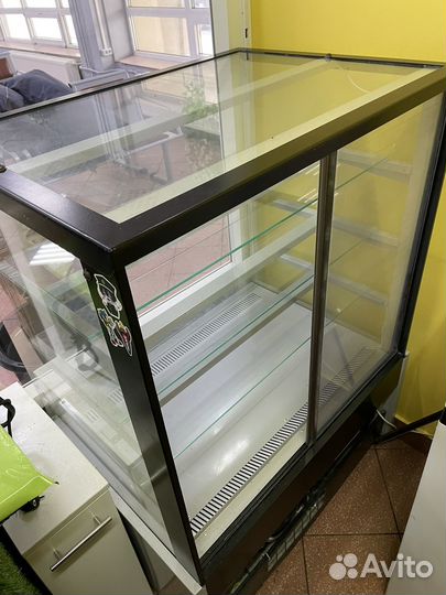 Холодильная витрина