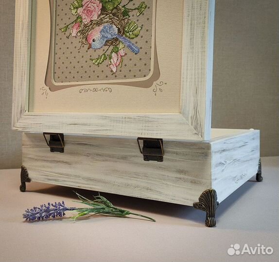 Деревянная шкатулка с вышивкой