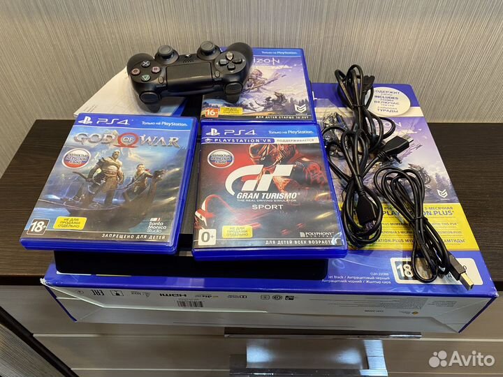 Sony PlayStation 4 Slim 1 Tb +3 Диска