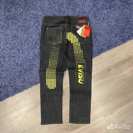 Джинсы Evisu