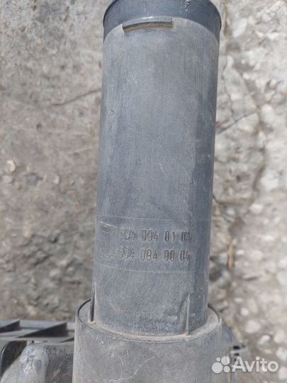 Корпус воздушного фильтра Mercedes-Benz W202