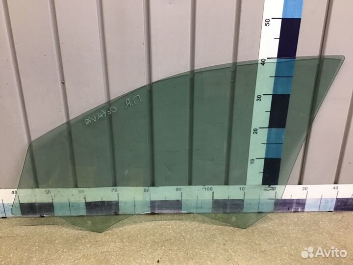 Стекло двери передней правой Skoda Octavia (A7) 20