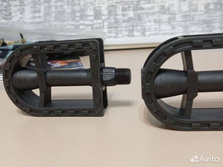 Педали велосипедные не разу не использоволось