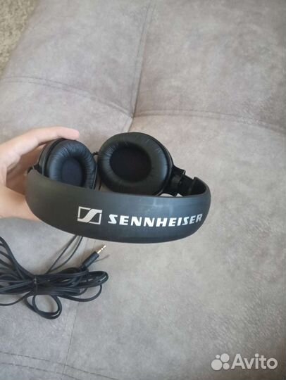 Проводные наушники