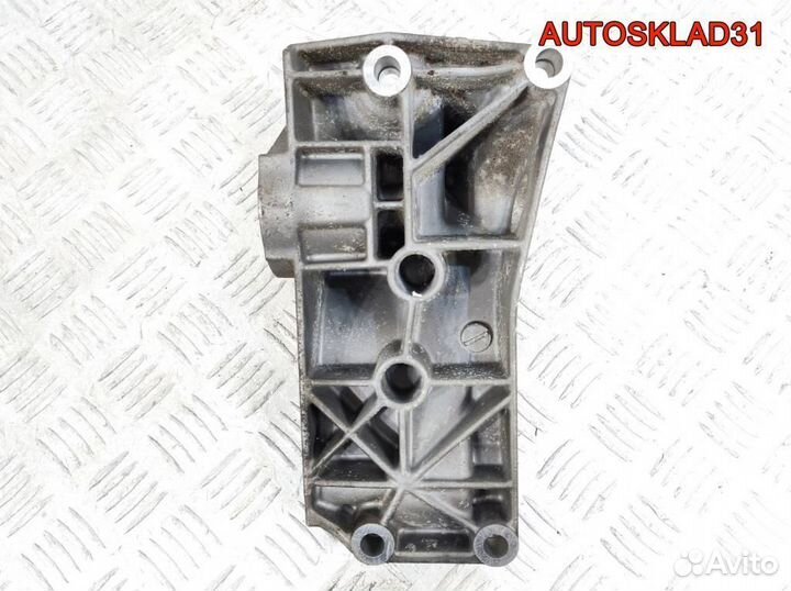 Кронштеин гидроусилителя VW Polo AUD 030145189H