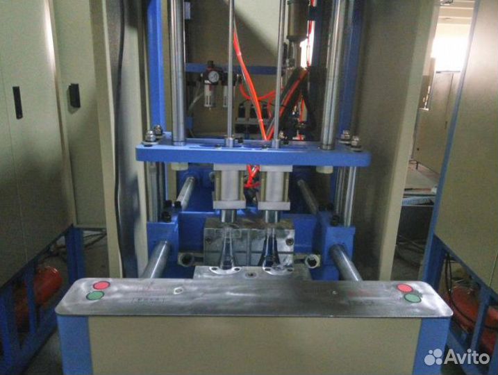Полуавтоматическая машина для выдува бутылок HZ880