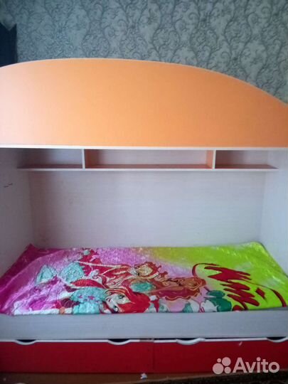 Кровать двухьярусная