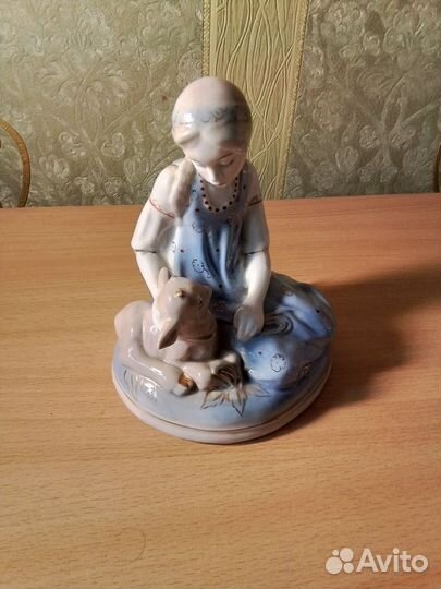 Статуэтка аленушка с козленком