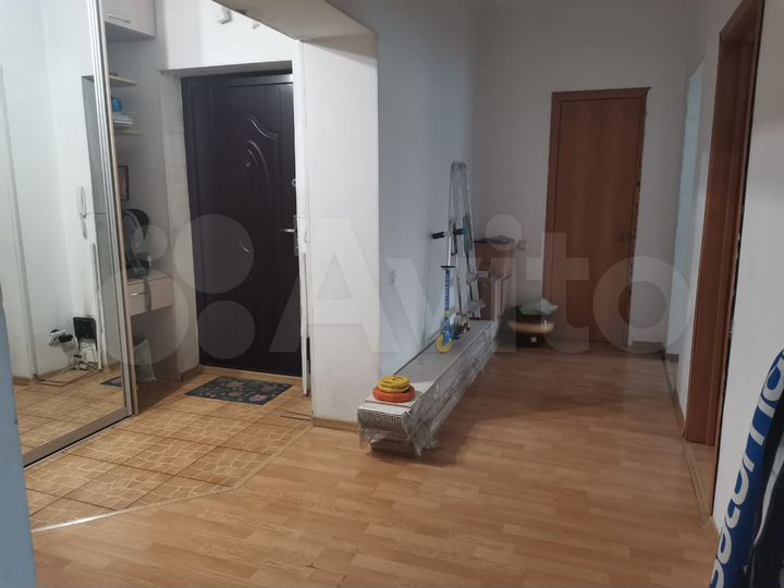 3-к. квартира, 101 м², 2/5 эт.