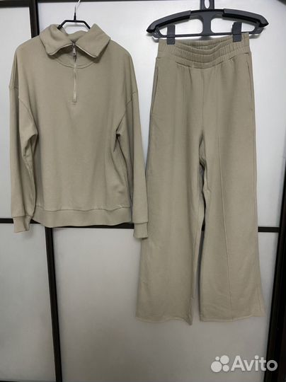 Костюм женский