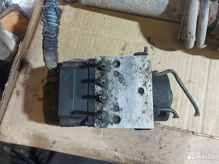 Блок насос ABS для Nissan Maxima A33