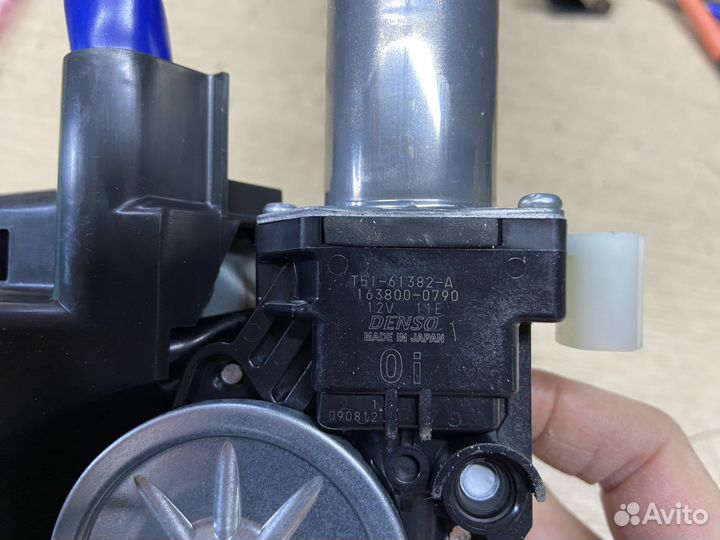 Замок крышки багажника Toyota Rav 4 XA50