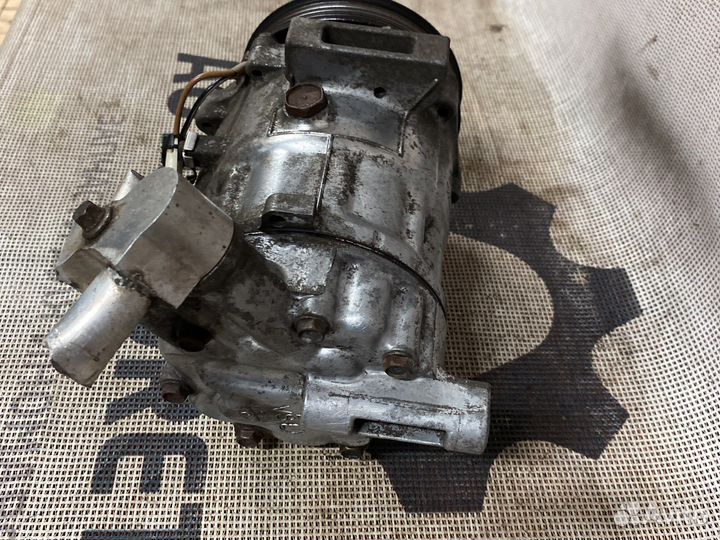 Компрессор кондиционера Opel Vectra C 13217307