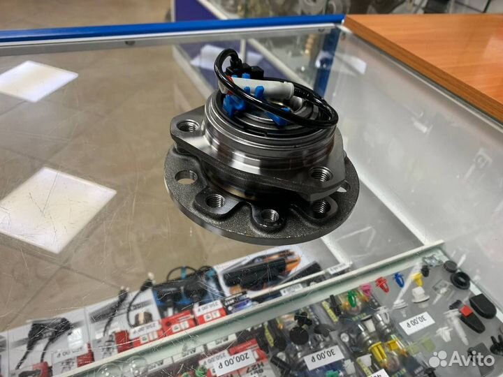 Ступица передняя Opel Astra H