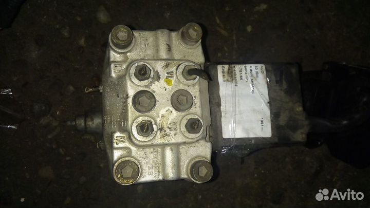 Audi 80 B4 блок ABS