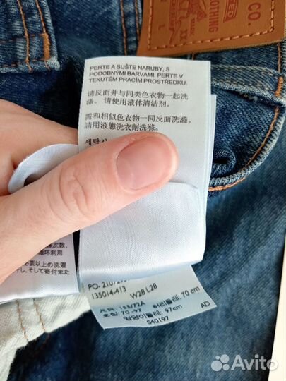 Женские джинсы levis 501 новые темно синии 28/28