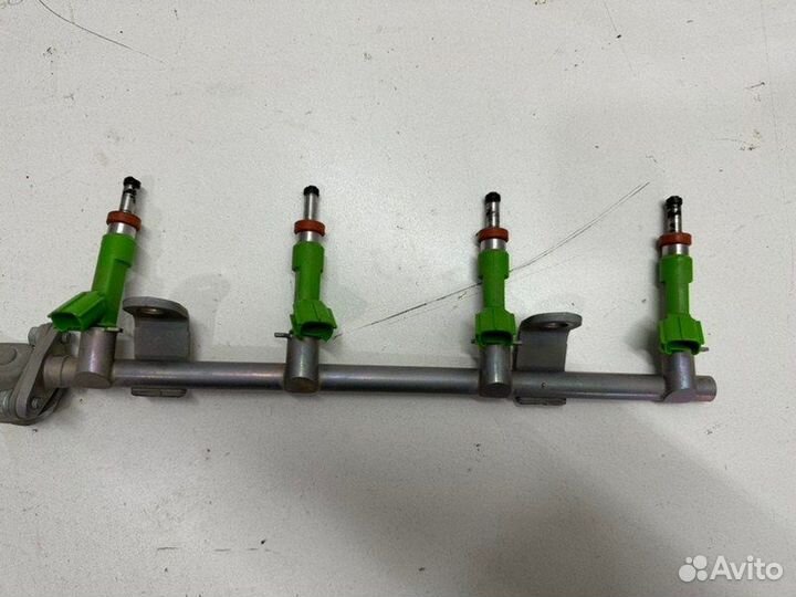 Рулевая рейка с форсунками передняя Toyota Camry