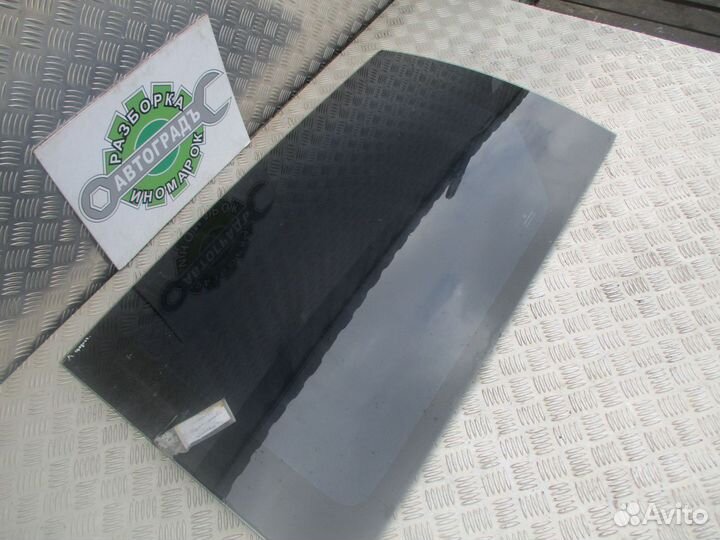 Стекло сдвижной левой двери Крайслер Вояджер