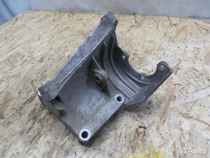 Кронштейн гидроусилителя Audi A8 4E 2002-2010