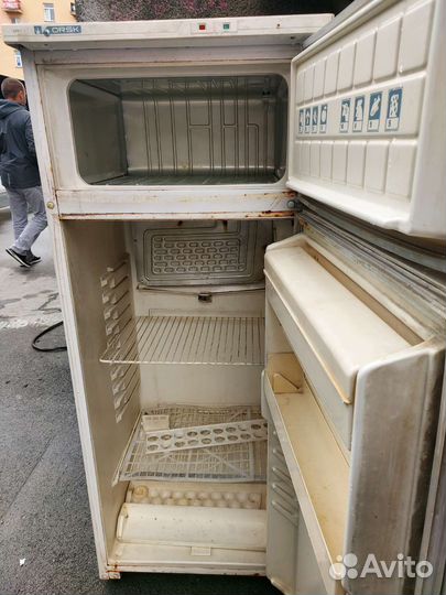 Холодильник бу
