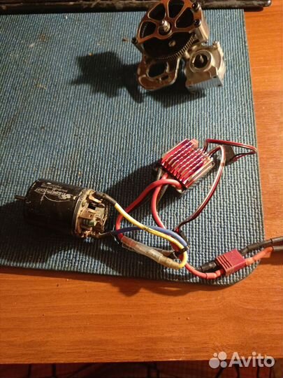 Коробка для axial scx10 + мотор и регулятор